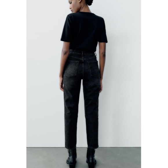 Zara Mom Fit High Rise / high waist Jeans in faded effect Black color - Picture 3 of 7